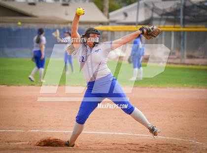 Thumbnail 1 in Dobson vs Sahuaro photogallery.