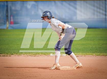 Thumbnail 3 in Dobson vs Sahuaro photogallery.
