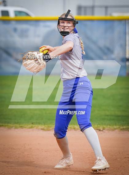 Thumbnail 2 in Dobson vs Sahuaro photogallery.