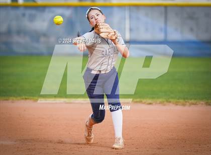Thumbnail 2 in Dobson vs Sahuaro photogallery.