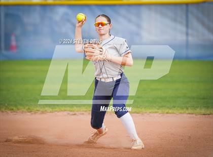 Thumbnail 2 in Dobson vs Sahuaro photogallery.