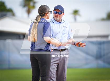 Thumbnail 1 in Dobson vs Sahuaro photogallery.