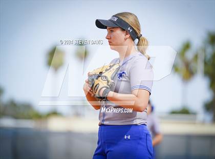 Thumbnail 3 in Dobson vs Sahuaro photogallery.
