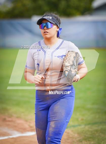 Thumbnail 3 in Dobson vs Sahuaro photogallery.