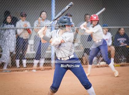 Thumbnail 1 in Dobson vs Sahuaro photogallery.