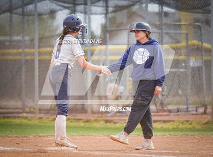 Thumbnail 3 in Dobson vs Sahuaro photogallery.