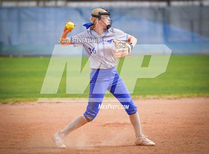 Thumbnail 2 in Dobson vs Sahuaro photogallery.