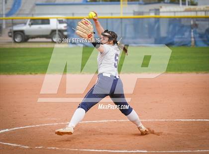 Thumbnail 3 in Dobson vs Sahuaro photogallery.