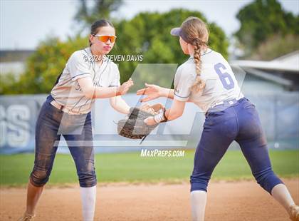 Thumbnail 3 in Dobson vs Sahuaro photogallery.