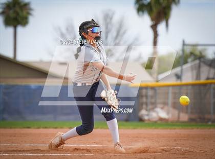 Thumbnail 1 in Dobson vs Sahuaro photogallery.