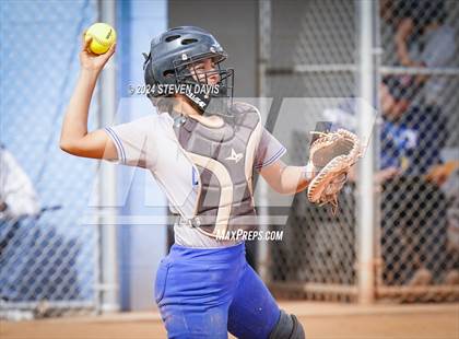 Thumbnail 3 in Dobson vs Sahuaro photogallery.