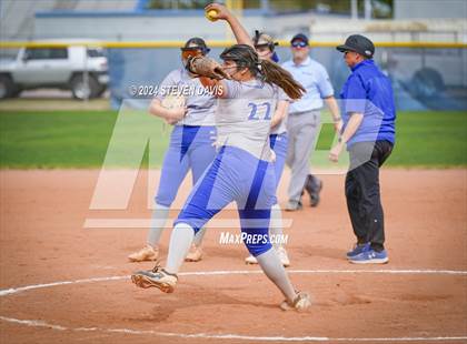 Thumbnail 2 in Dobson vs Sahuaro photogallery.