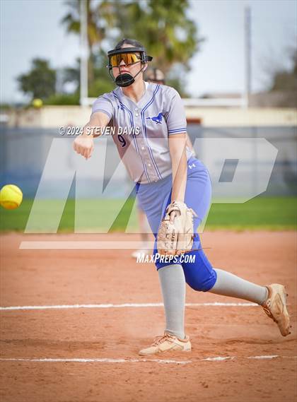 Thumbnail 1 in Dobson vs Sahuaro photogallery.