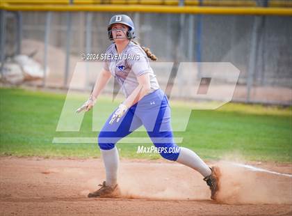 Thumbnail 2 in Dobson vs Sahuaro photogallery.