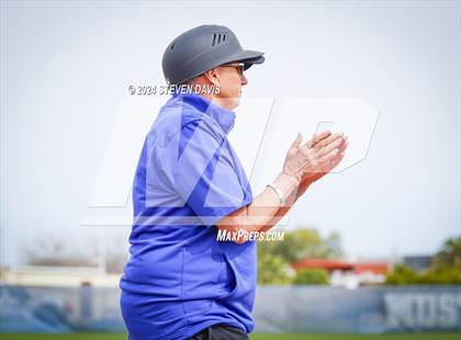Thumbnail 2 in Dobson vs Sahuaro photogallery.
