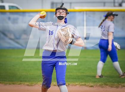 Thumbnail 3 in Dobson vs Sahuaro photogallery.