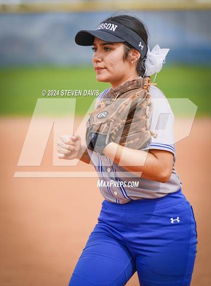 Thumbnail 3 in Dobson vs Sahuaro photogallery.