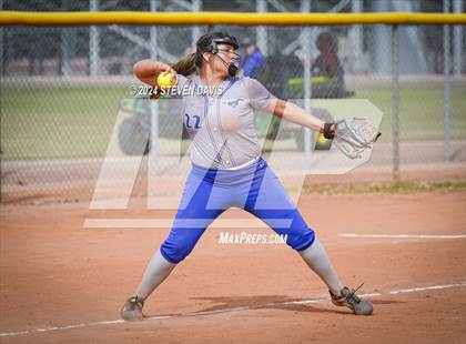 Thumbnail 1 in Dobson vs Sahuaro photogallery.