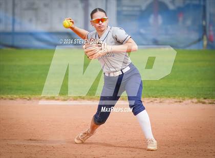 Thumbnail 2 in Dobson vs Sahuaro photogallery.