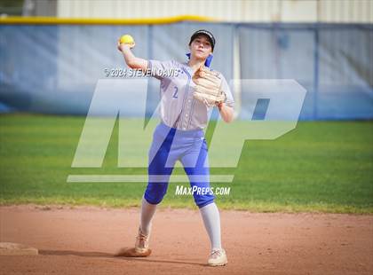 Thumbnail 2 in Dobson vs Sahuaro photogallery.