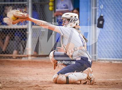 Thumbnail 1 in Dobson vs Sahuaro photogallery.