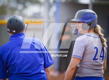 Thumbnail 1 in Dobson vs Sahuaro photogallery.