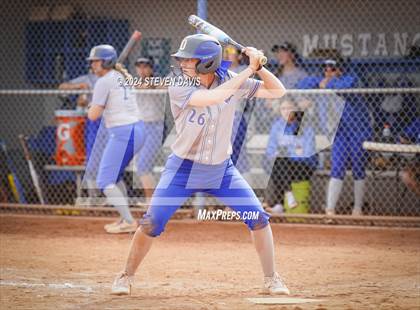 Thumbnail 3 in Dobson vs Sahuaro photogallery.