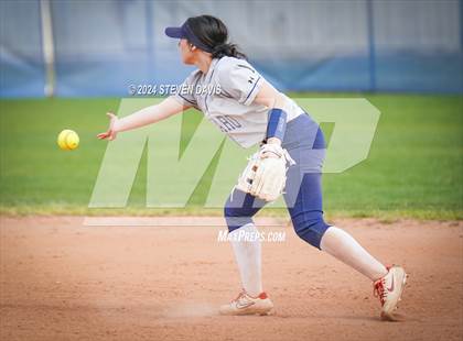 Thumbnail 1 in Dobson vs Sahuaro photogallery.