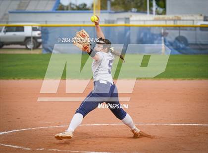 Thumbnail 1 in Dobson vs Sahuaro photogallery.
