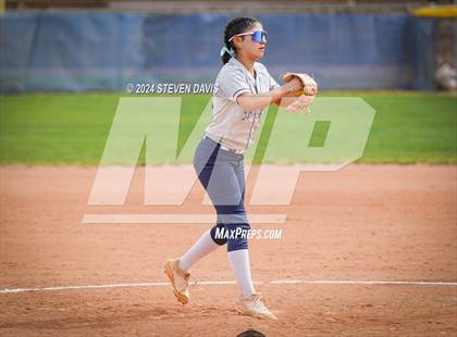 Thumbnail 2 in Dobson vs Sahuaro photogallery.