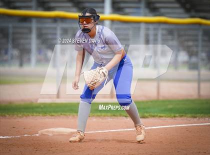 Thumbnail 2 in Dobson vs Sahuaro photogallery.