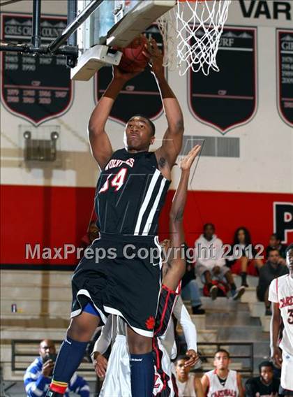 Thumbnail 2 in Lawndale vs. Harvard-Westlake (Hilltop Classic) photogallery.