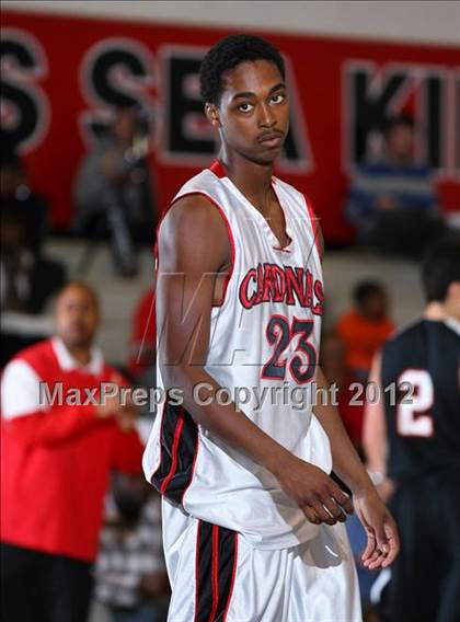 Thumbnail 1 in Lawndale vs. Harvard-Westlake (Hilltop Classic) photogallery.