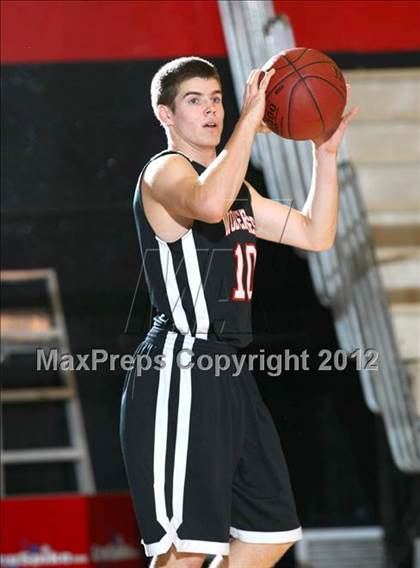 Thumbnail 1 in Lawndale vs. Harvard-Westlake (Hilltop Classic) photogallery.