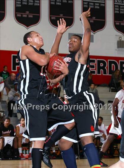 Thumbnail 1 in Lawndale vs. Harvard-Westlake (Hilltop Classic) photogallery.