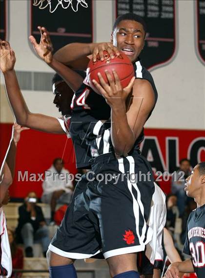 Thumbnail 1 in Lawndale vs. Harvard-Westlake (Hilltop Classic) photogallery.