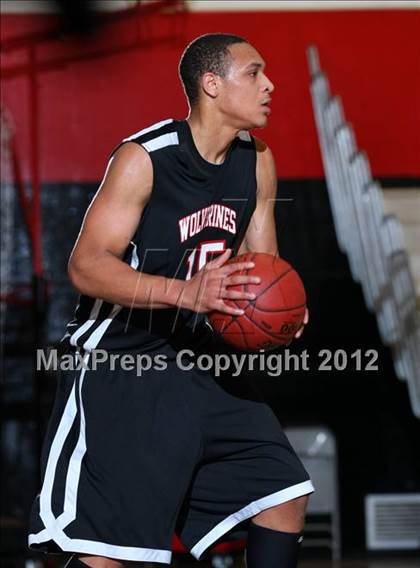 Thumbnail 1 in Lawndale vs. Harvard-Westlake (Hilltop Classic) photogallery.
