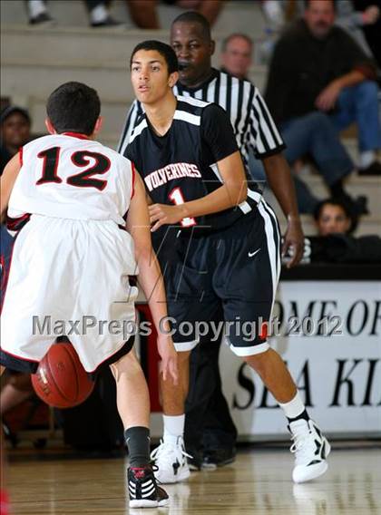 Thumbnail 3 in Lawndale vs. Harvard-Westlake (Hilltop Classic) photogallery.