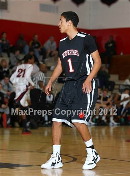 Thumbnail 3 in Lawndale vs. Harvard-Westlake (Hilltop Classic) photogallery.