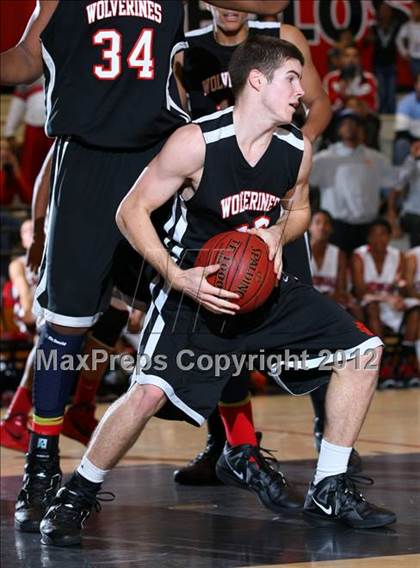 Thumbnail 3 in Lawndale vs. Harvard-Westlake (Hilltop Classic) photogallery.