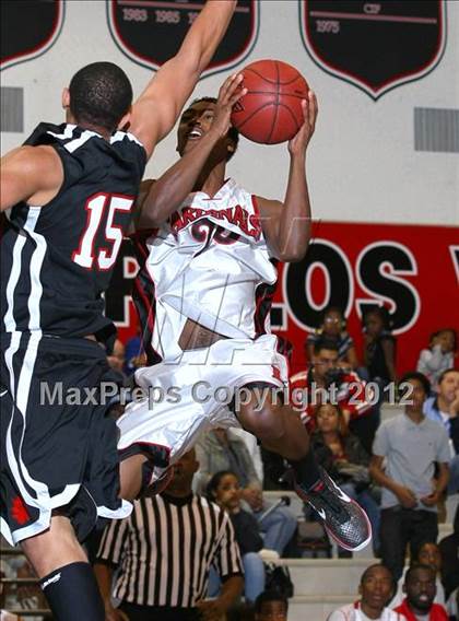 Thumbnail 3 in Lawndale vs. Harvard-Westlake (Hilltop Classic) photogallery.