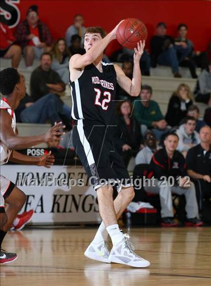 Thumbnail 1 in Lawndale vs. Harvard-Westlake (Hilltop Classic) photogallery.