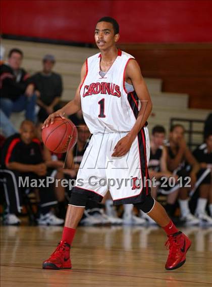 Thumbnail 3 in Lawndale vs. Harvard-Westlake (Hilltop Classic) photogallery.