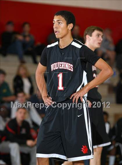 Thumbnail 2 in Lawndale vs. Harvard-Westlake (Hilltop Classic) photogallery.