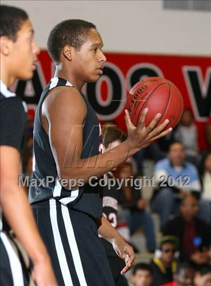 Thumbnail 1 in Lawndale vs. Harvard-Westlake (Hilltop Classic) photogallery.