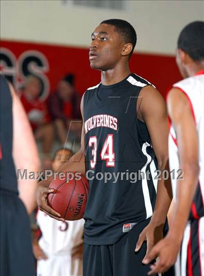 Thumbnail 3 in Lawndale vs. Harvard-Westlake (Hilltop Classic) photogallery.