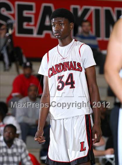 Thumbnail 2 in Lawndale vs. Harvard-Westlake (Hilltop Classic) photogallery.