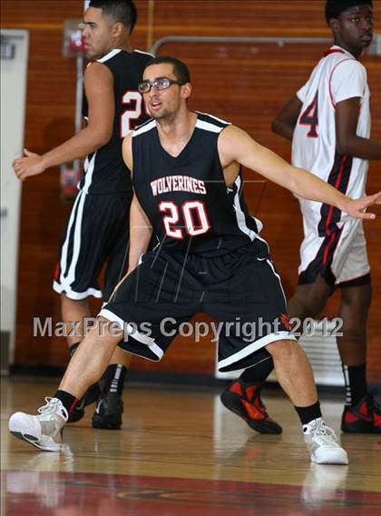 Thumbnail 3 in Lawndale vs. Harvard-Westlake (Hilltop Classic) photogallery.