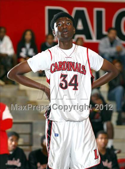 Thumbnail 2 in Lawndale vs. Harvard-Westlake (Hilltop Classic) photogallery.