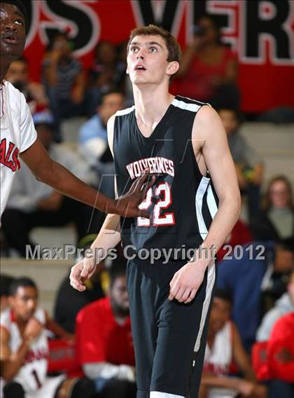 Thumbnail 1 in Lawndale vs. Harvard-Westlake (Hilltop Classic) photogallery.